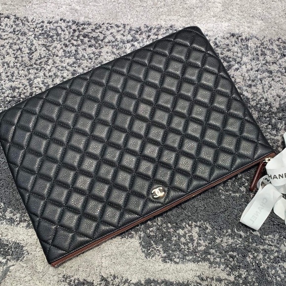 CHANEL Handbags - Chanel Classic Clutch